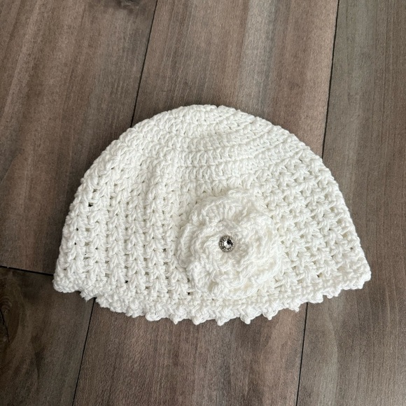 Hand knit women’s crochet flower beanie hat white - Picture 1 of 2